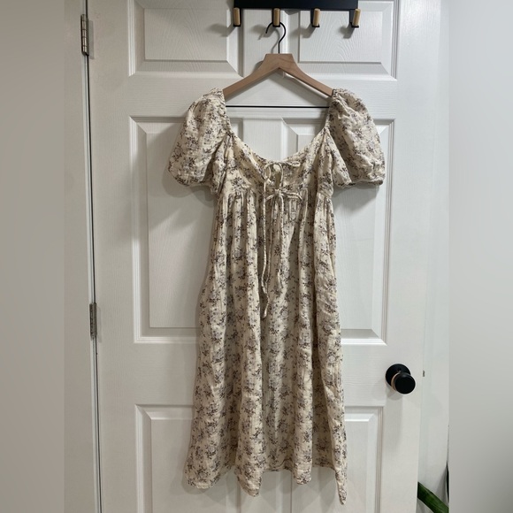 Neuflora Dresses & Skirts - Neuflora Floral Tie-Front Top
